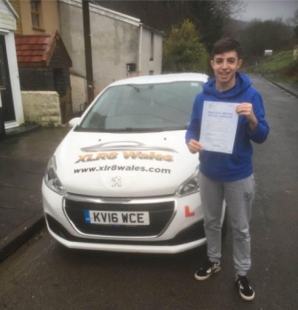11.12.19 - Congratulations to Dafydd Jones on passing his driving test 1st time today in merthyr tydfil with our Peter 🚦🚗😁