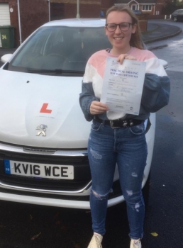28/11/18 - Congratulations to Olivia Richards on passing her driving test today 1st time with our Peter... Lovely result right before Christmas 🚗🚦🎄