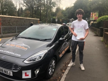 24.10.19 - Congratulations to Ross who passed his test with our Glenn... lovely result!! 🚦🚗🤘