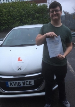 6/12/18 - Congratulations to Aaron Sambruck who passed his driving test 1st time in Merthyr with our Peter... what a lovely result right before Christmas 🎄🎄🚦🚘...